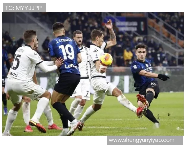 拜仁慕尼黑迎战亚特兰大强强对话引发球迷热议与期待 拜仁慕尼黑迎战亚特兰大强强对话引发球迷热议与期待