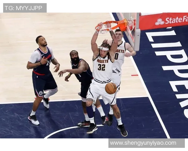 快船与爵士首场对决精彩回顾球星表现与战术分析一览 快船与爵士首场对决精彩回顾球星表现与战术分析一览